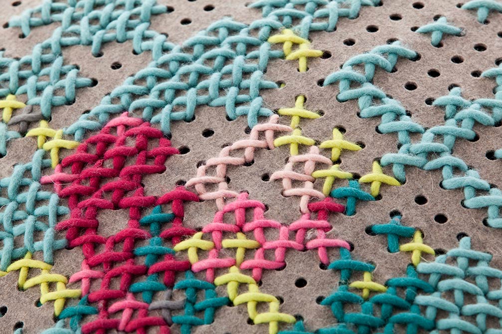 Gan Rugs Canevas Pouf Flowers Colour