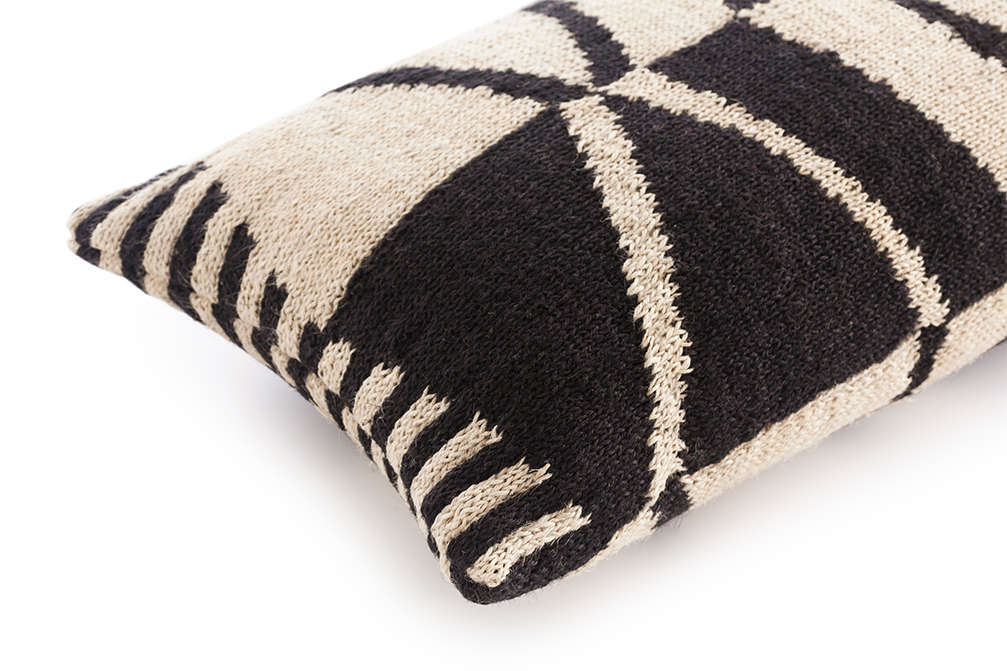 Gan Rugs Rustic Chic Cushion Geo Black&White
