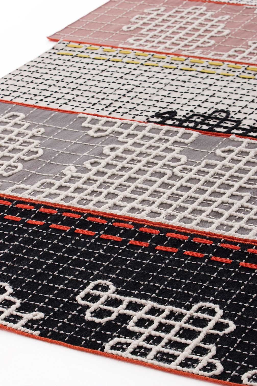 Gan Rugs Bandas Rug Natural 240x250cm