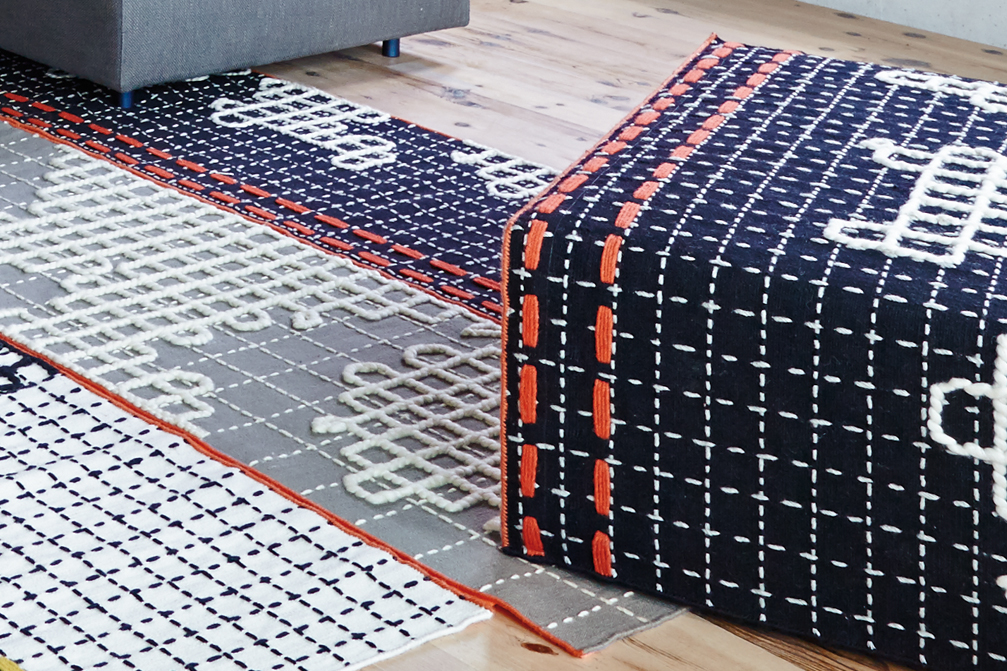 Gan Rugs Bandas Small Pouf D Black