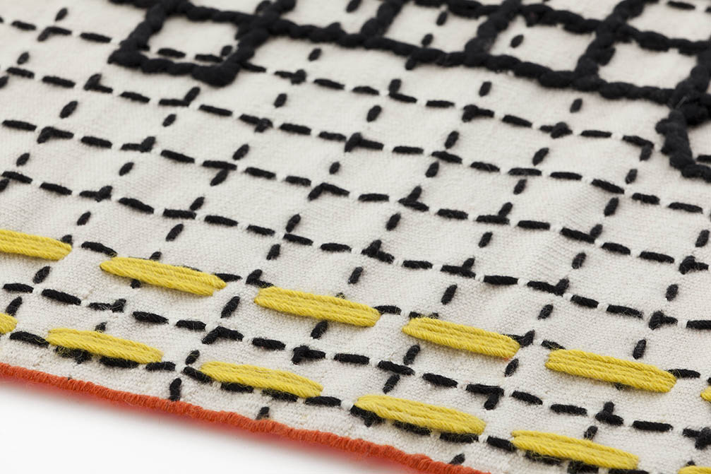 Gan Rugs Bandas Small Pouf D White