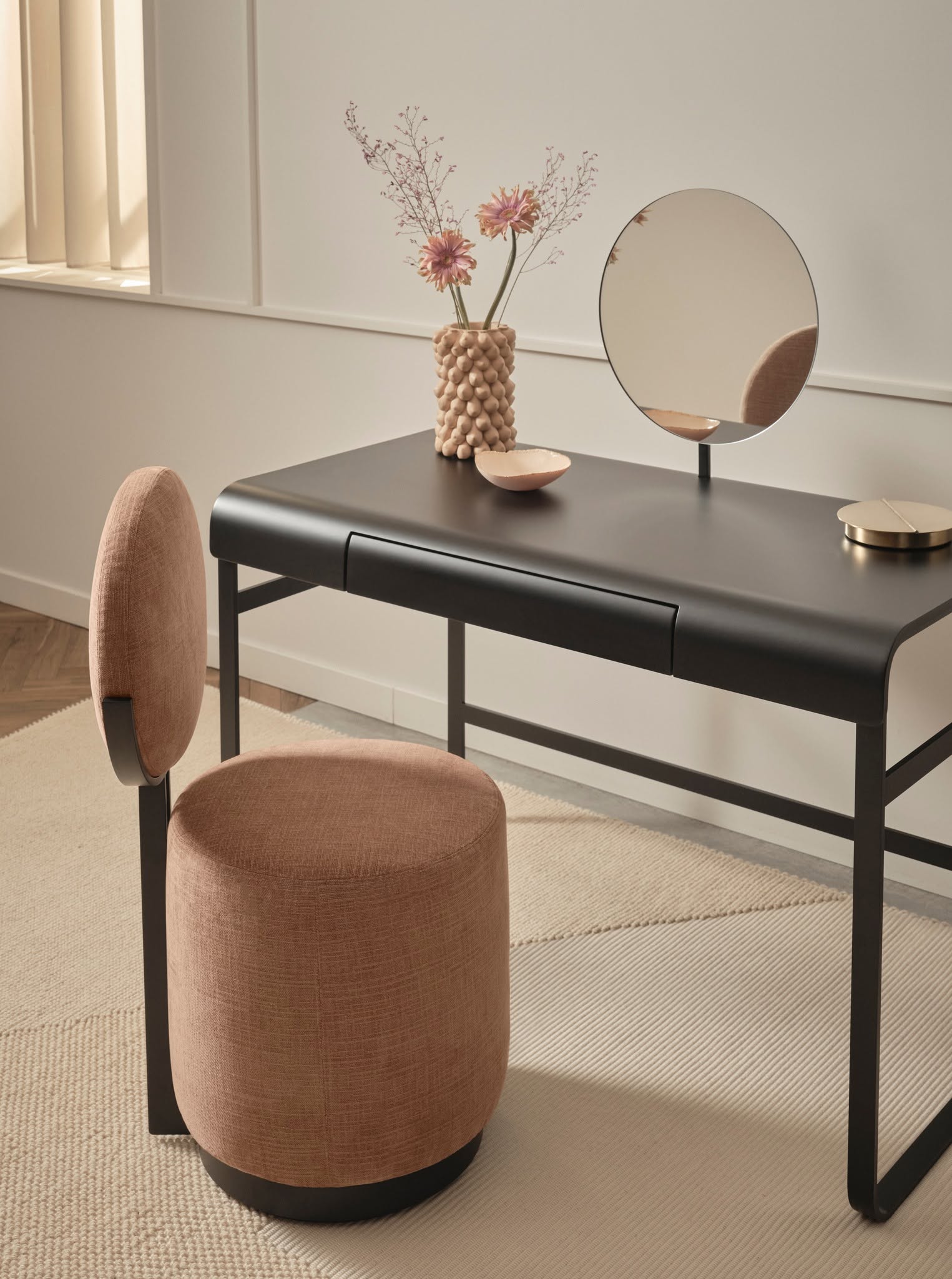 Saba Alphabet Desk