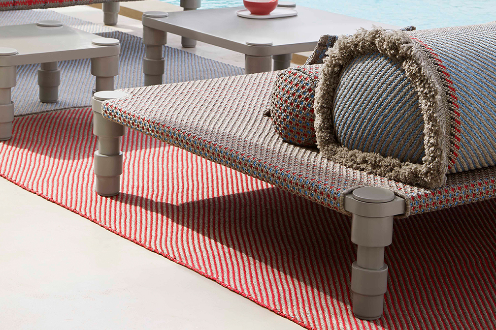 Gan Rugs Garden Layers Roll Diagonal Almond-Peach Big