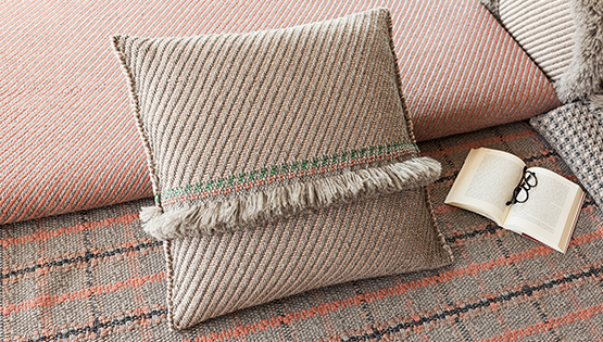 Gan Rugs Garden Layers Cushion Diagonal Almond-Blue Big