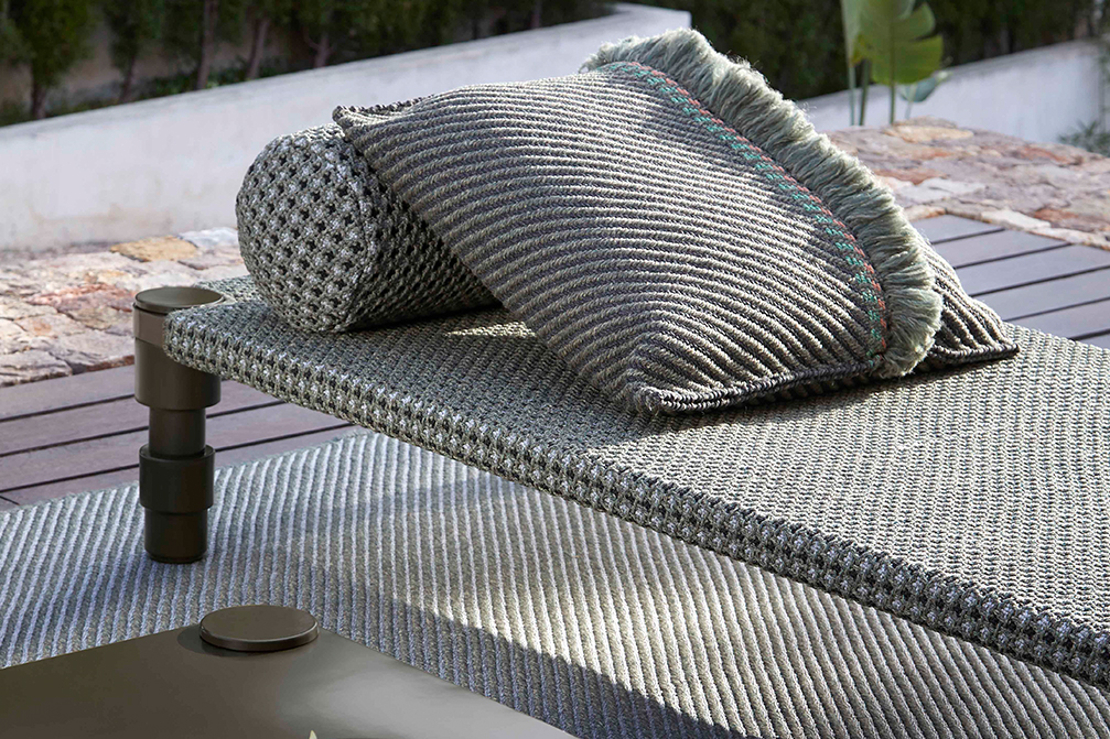 Gan Rugs Garden Layers Cushion Tartan Green Big