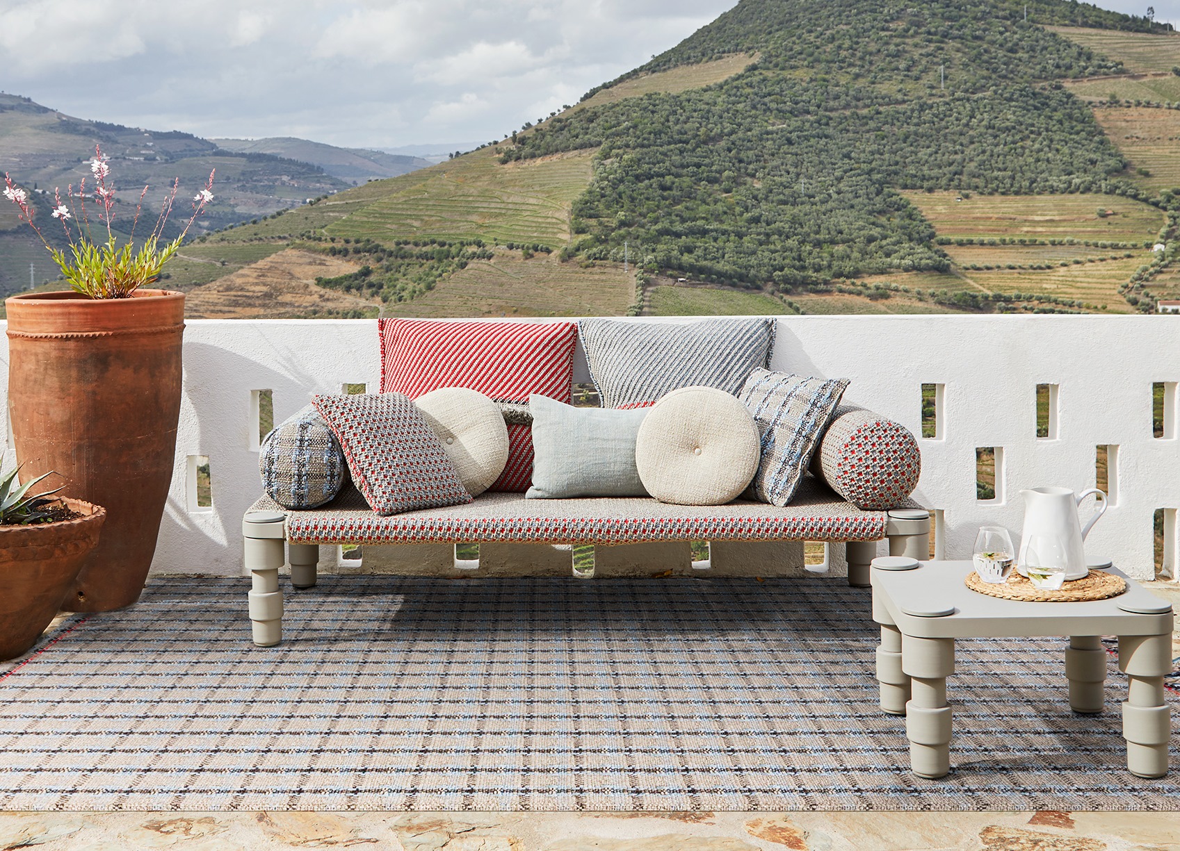 Gan Rugs Garden Layers Cushion Gofre Blue Small