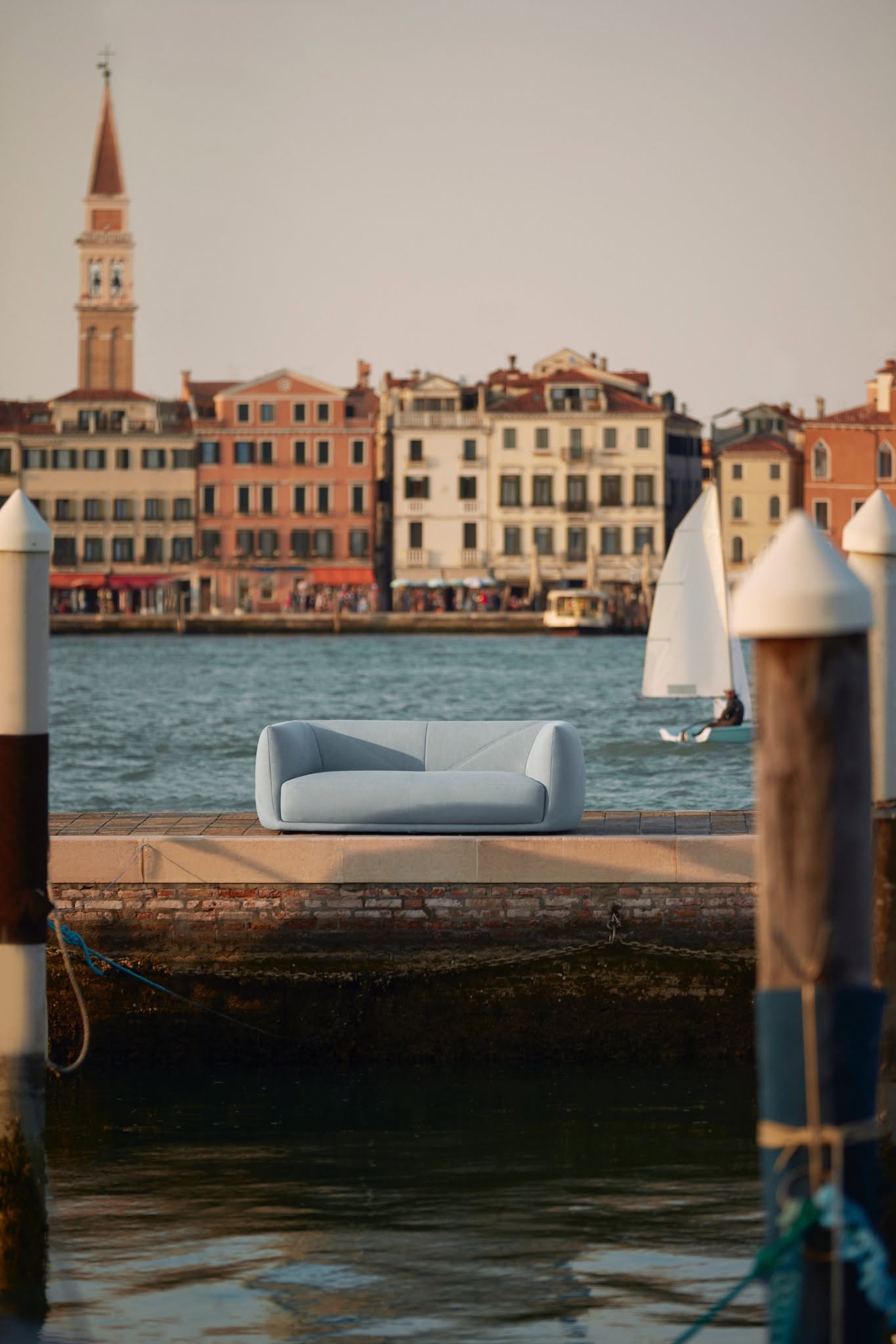 Saba Vela Sofa