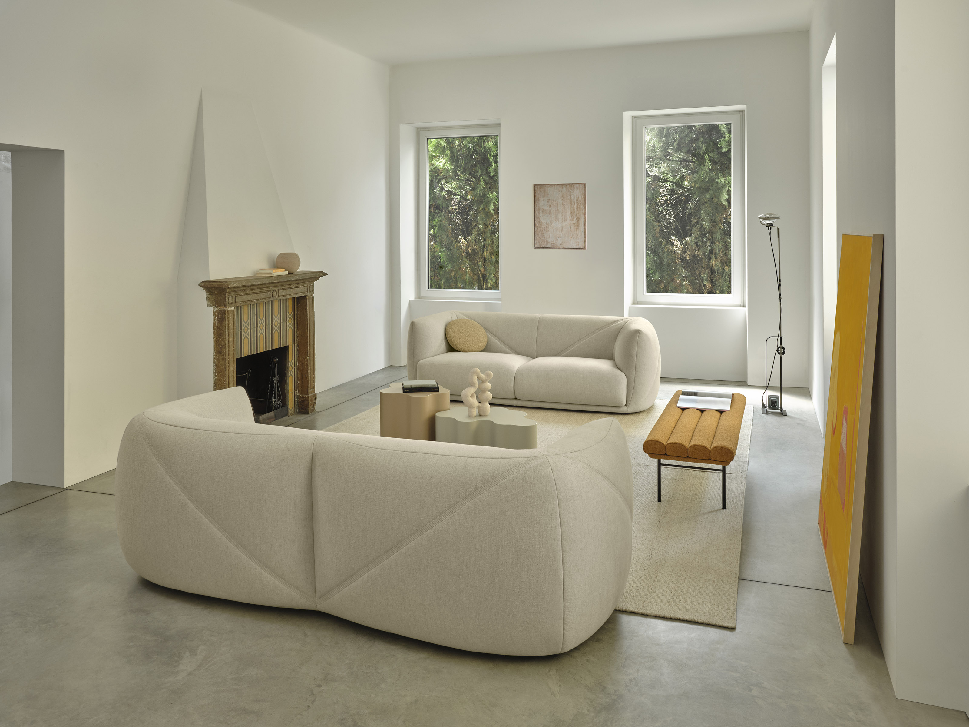 Saba Vela Sofa