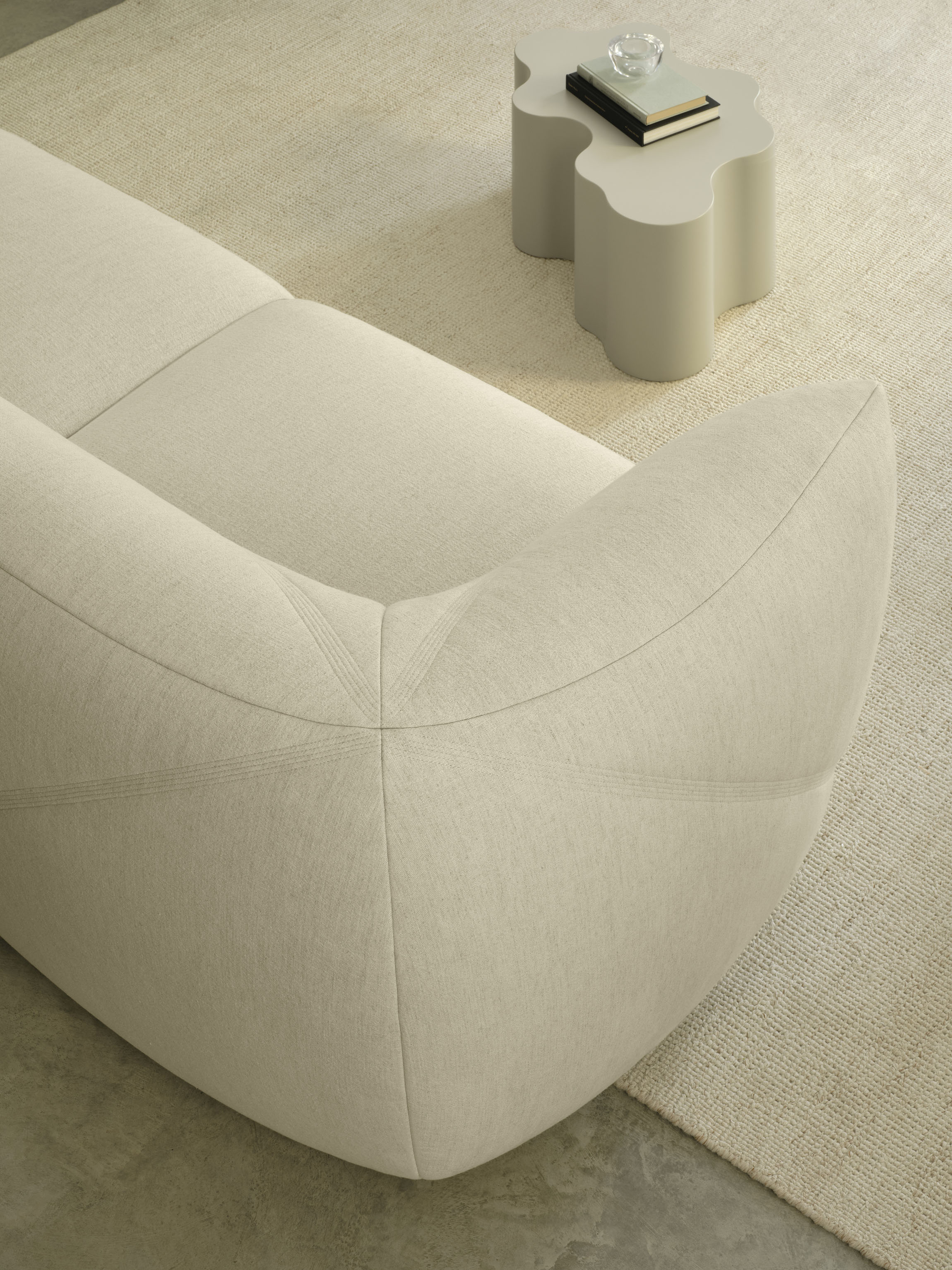 Saba Vela Sofa