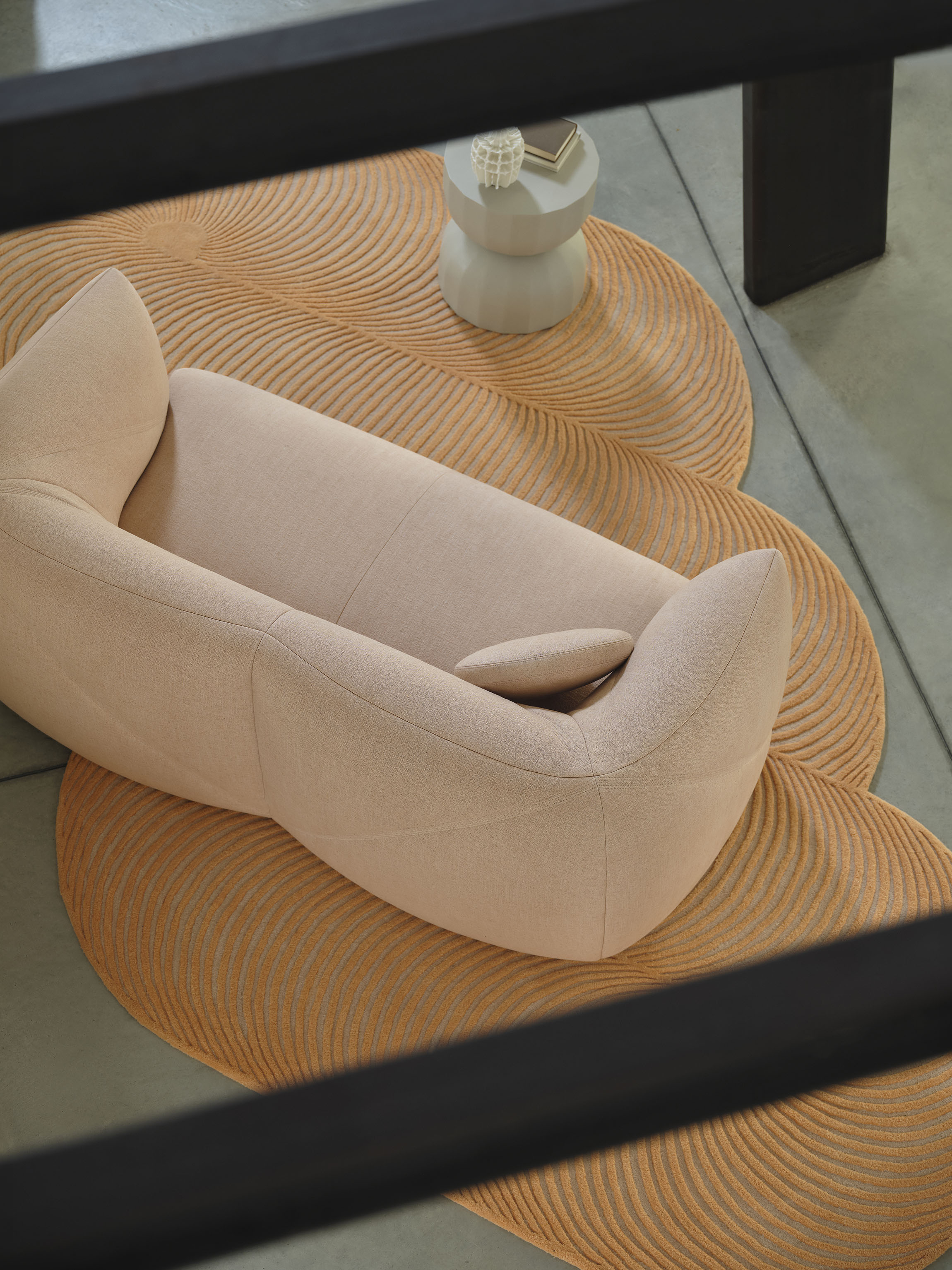 Saba Vela Sofa