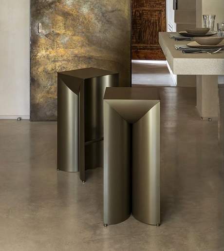 Mogg Uccio Stool