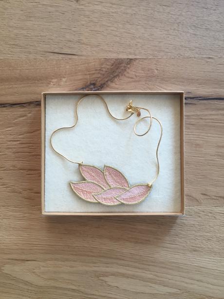 Leafs Necklace Pink/Gold