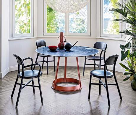 Magis Brut Round Table