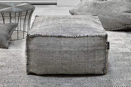 Gan Rugs Sail Pouf Negro Square 