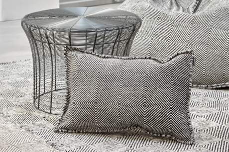 Gan Rugs Sail Cushion Negro
