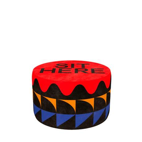 Qeeboo Pouf Oggian Sit Here Red M