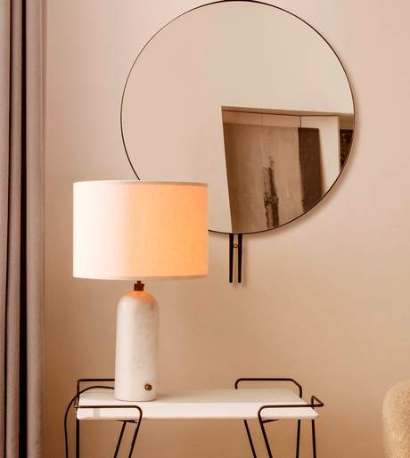 Gubi Gravity Table Lamp
