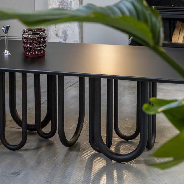 Mogg Medusa Table