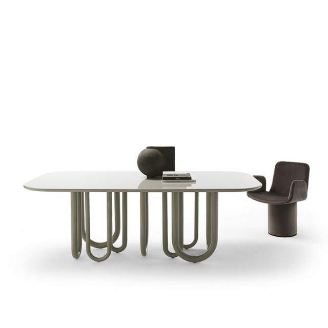 Mogg Medusa Table