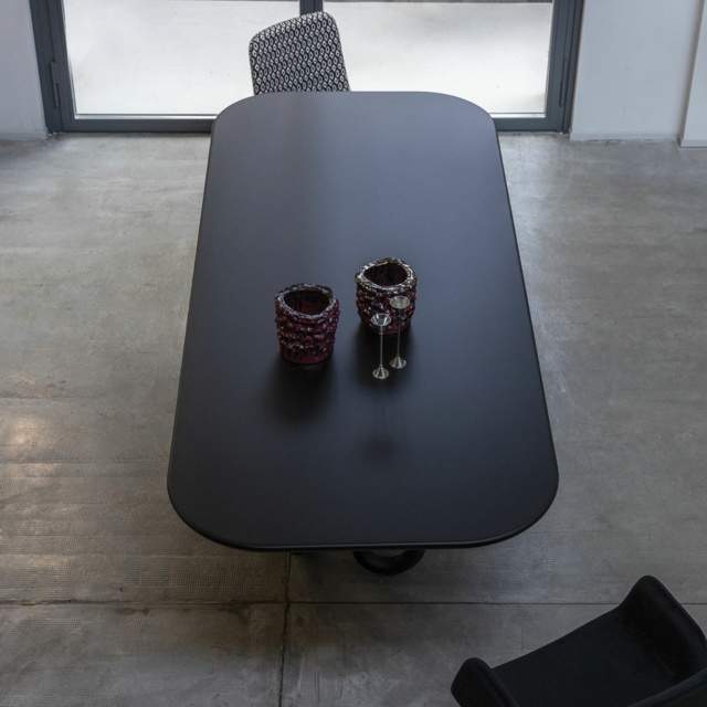 Mogg Medusa Table