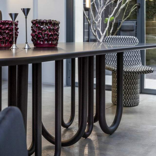 Mogg Medusa Table