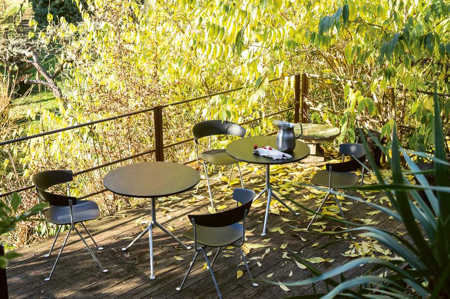 Magis Officina Round Table