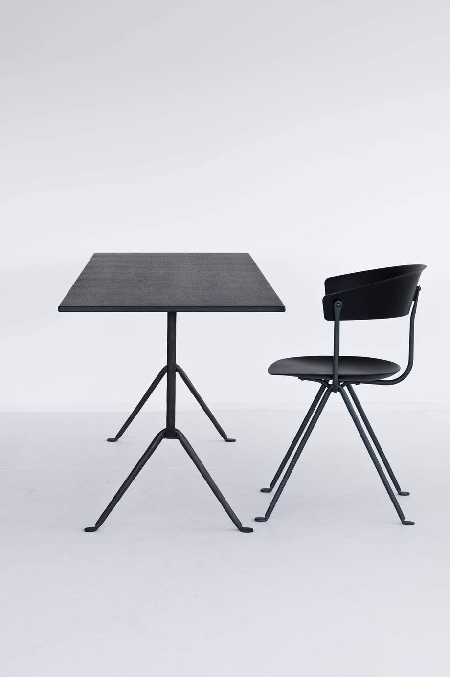 Magis Officina Bistrot Table