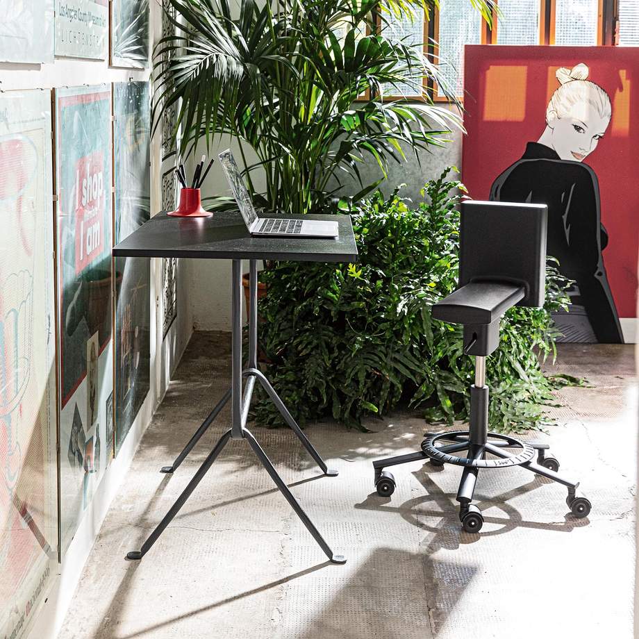 Magis Officina Bistrot Table