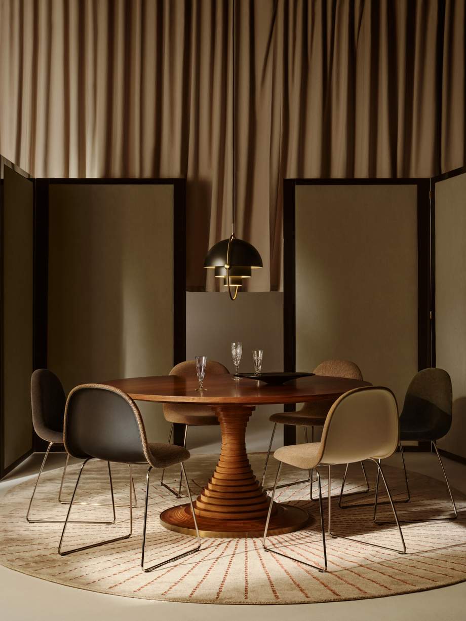 Gubi Tavolo a Dischi Dining Table