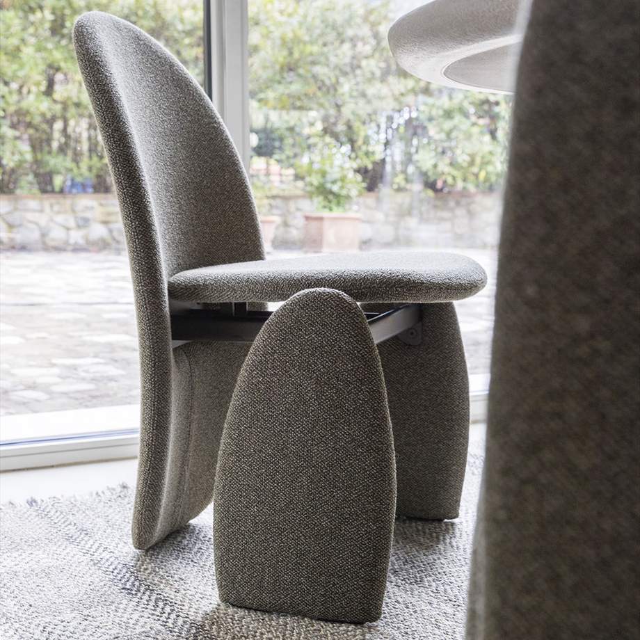 Mogg Lunee Chair