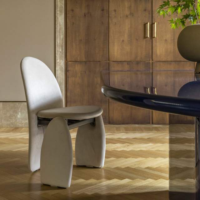 Mogg Lunee Chair