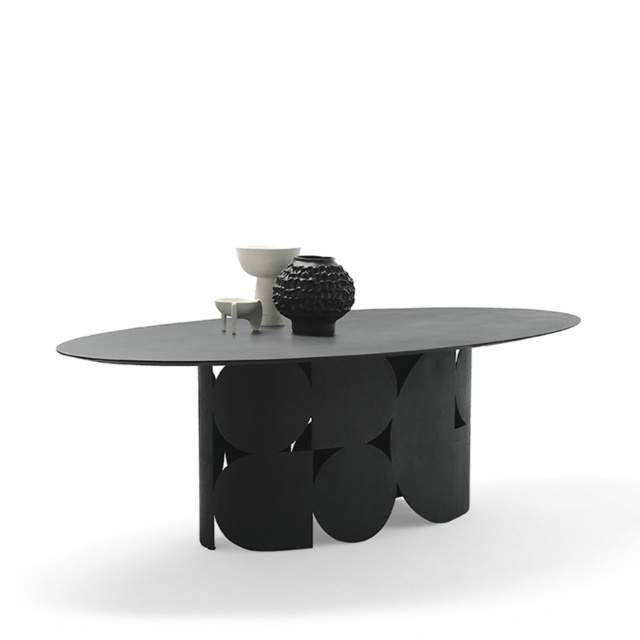 Mogg Shape Table