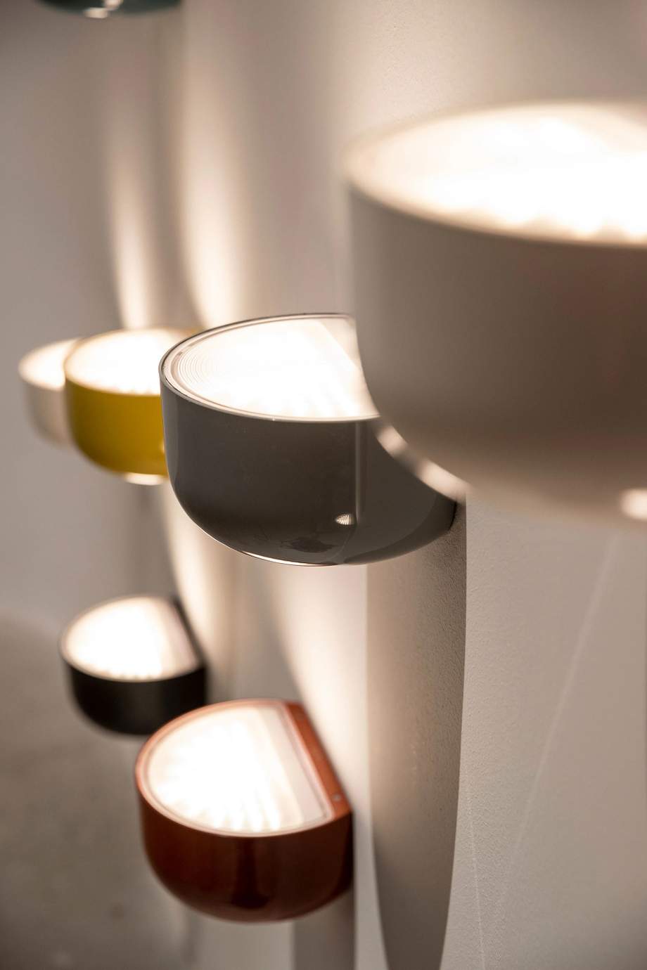 Flos Bellhop Wall Up