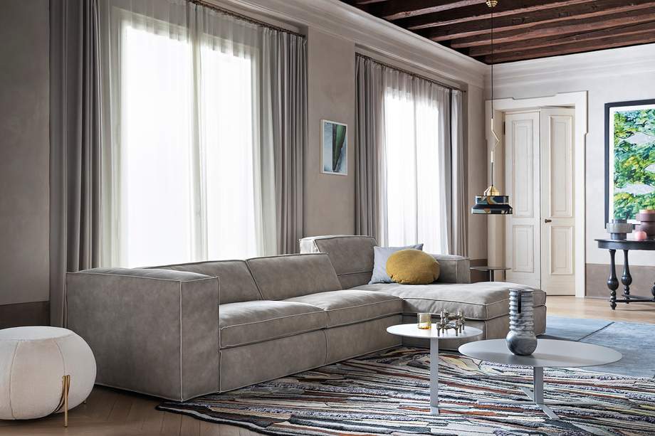 Saba Up Sofa