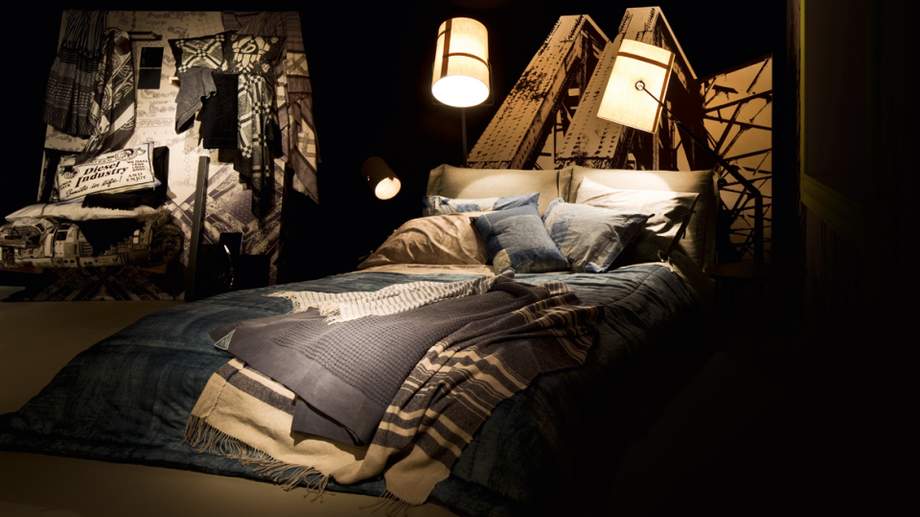 Diesel with Moroso Nebula Five Bed