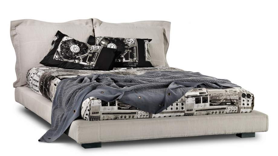 Diesel with Moroso Nebula Five Bed
