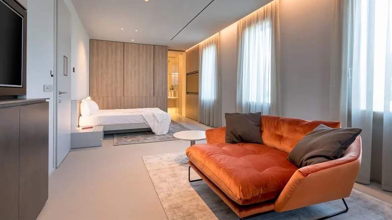 Saba New York Suite Sofa