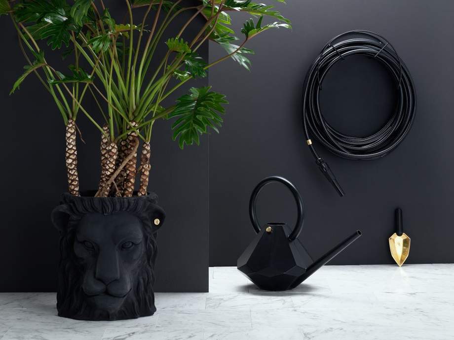 Garden Glory Lion Pot Big Black