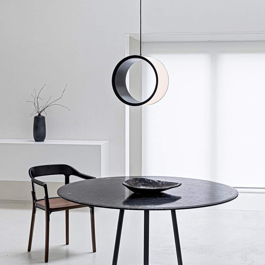Magis Brut Round Table