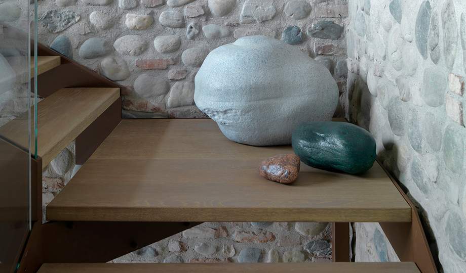 Gufram Sassi Pouf