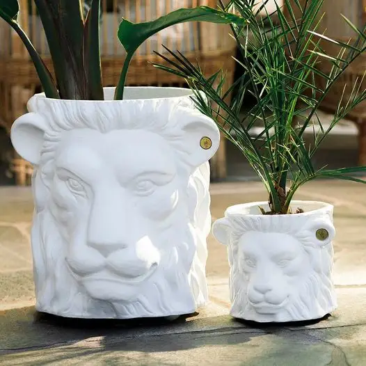 Garden Glory Lion Pot Big White