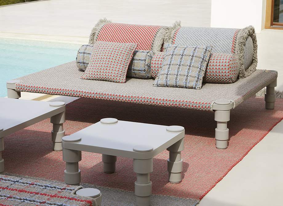 Gan Rugs Garden Layers Indian Bed Gofre Blue