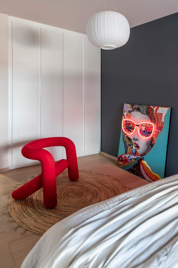 Chic Woman Wall Artwork Led