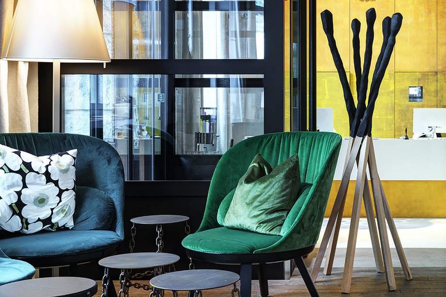 Mogg Match Coat Stand