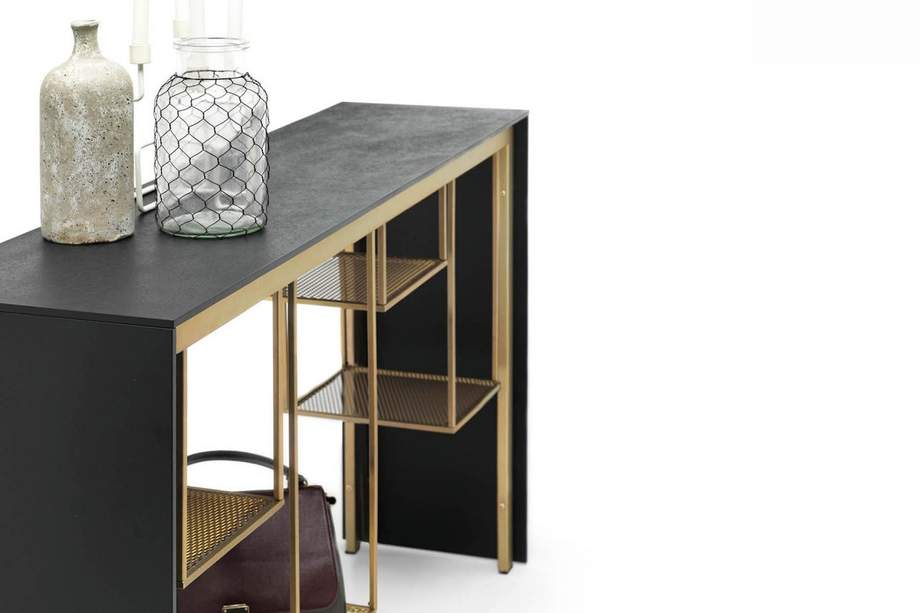 Mogg Tokyo Console