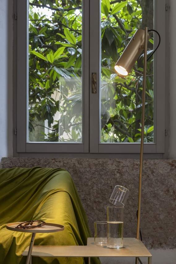 Mogg Dase Side Table/Lamp