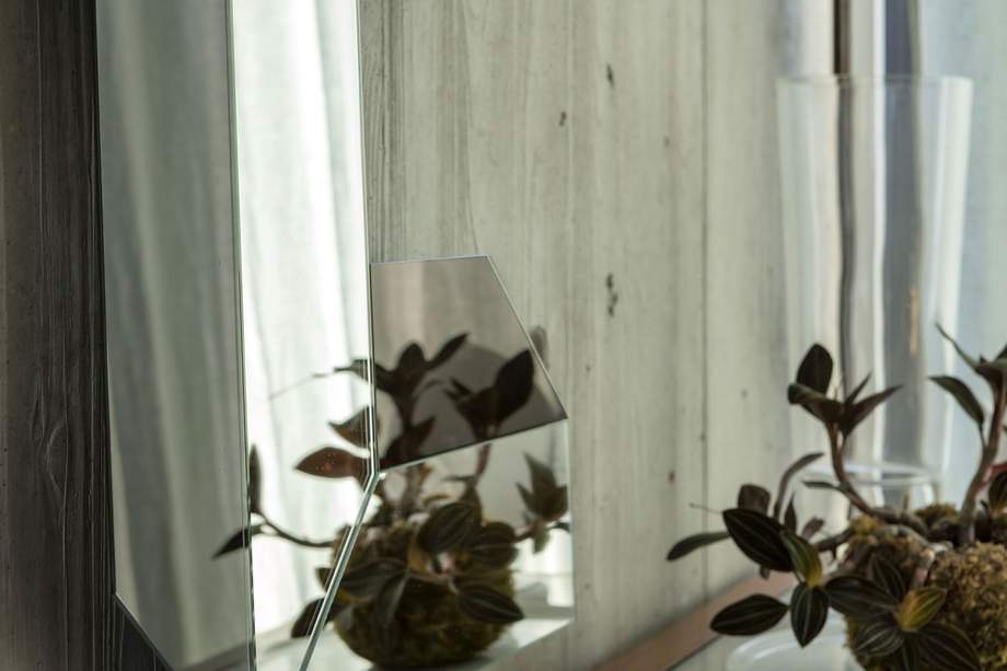Mogg Letteronza Mirror