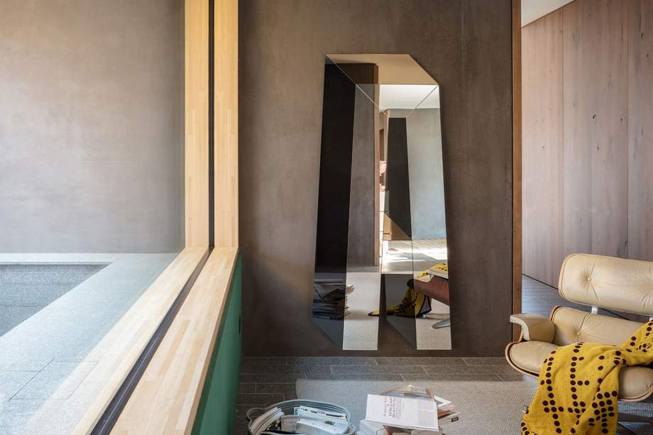 Mogg Letteronza Mirror