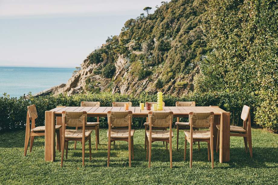Gubi Atmosfera Dining Table