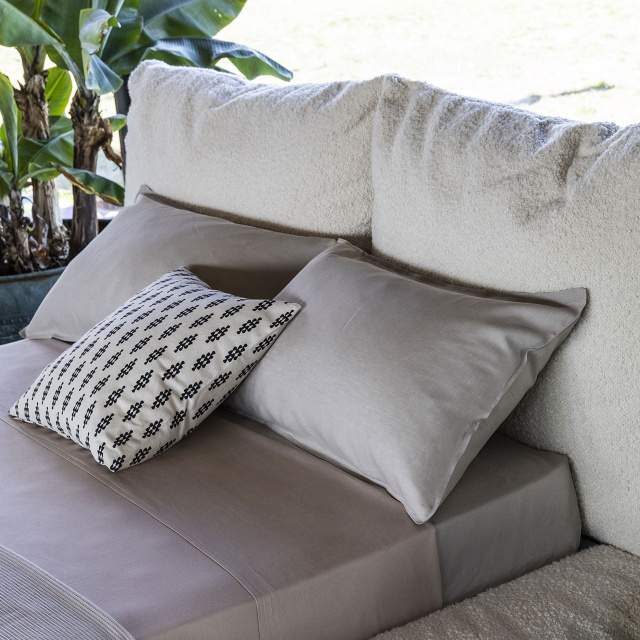 Mogg Alba Bed